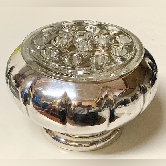 Vintage Primrose E P Copper Silver Plated Rose Bowl with Removable Holed Cover - Picture 12 of 16
